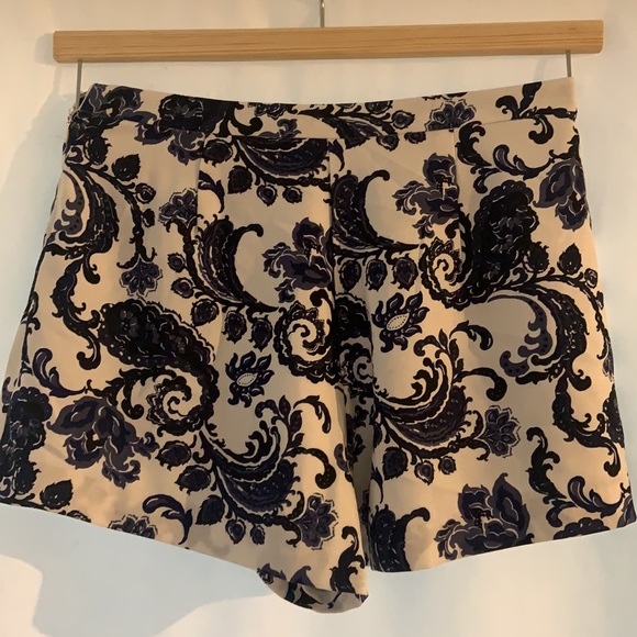 Forever 21 Shorts - Picture 2 of 2